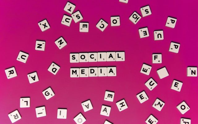 blogging social media posts